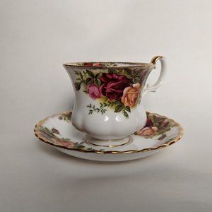 Old Country Roses Tea Cup, Saucer Bone Chi…